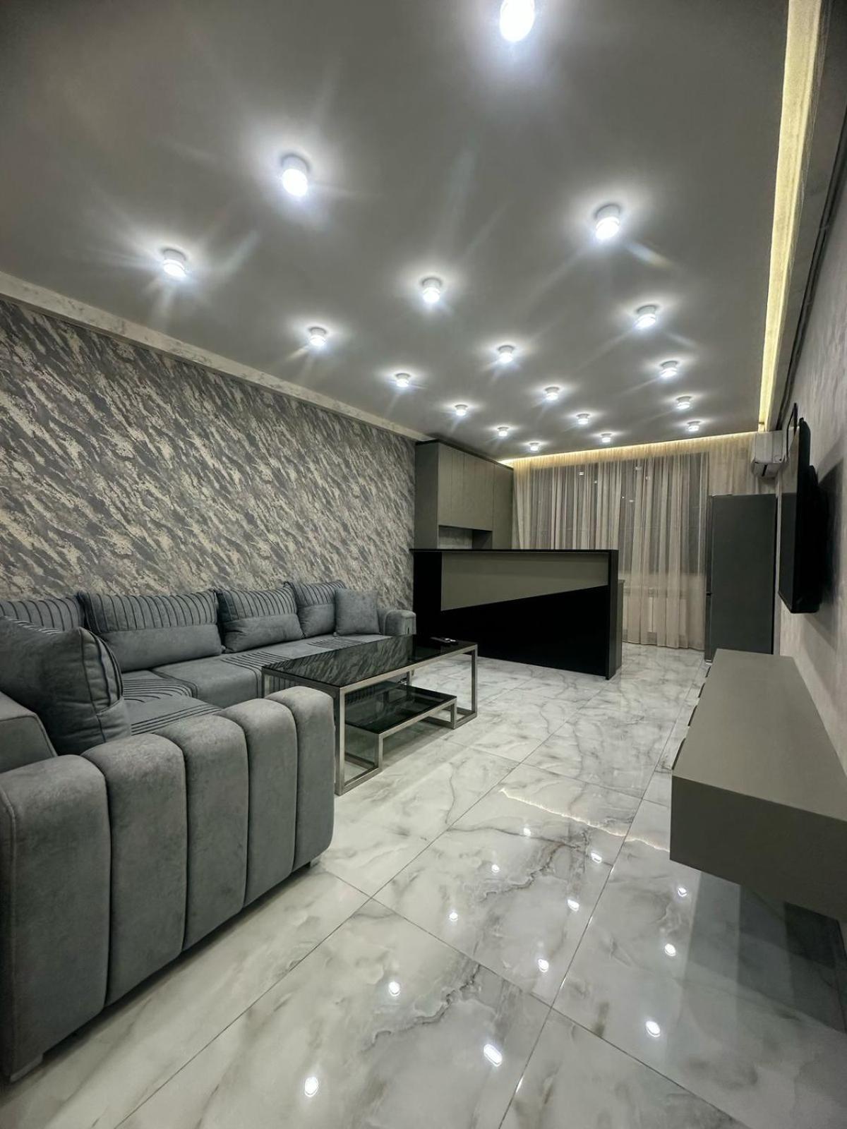 Luxuary Spacious 1Bedroom Apt,Centre 耶烈万 外观 照片