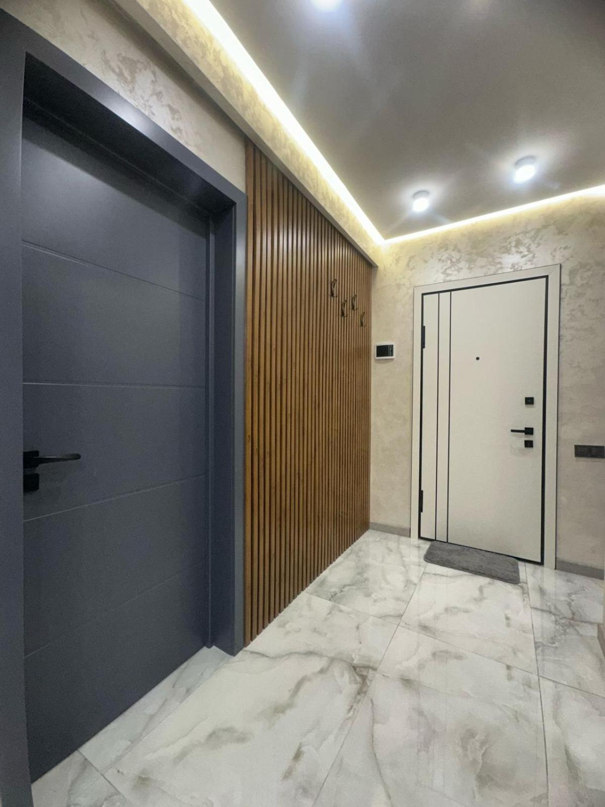 Luxuary Spacious 1Bedroom Apt,Centre 耶烈万 外观 照片