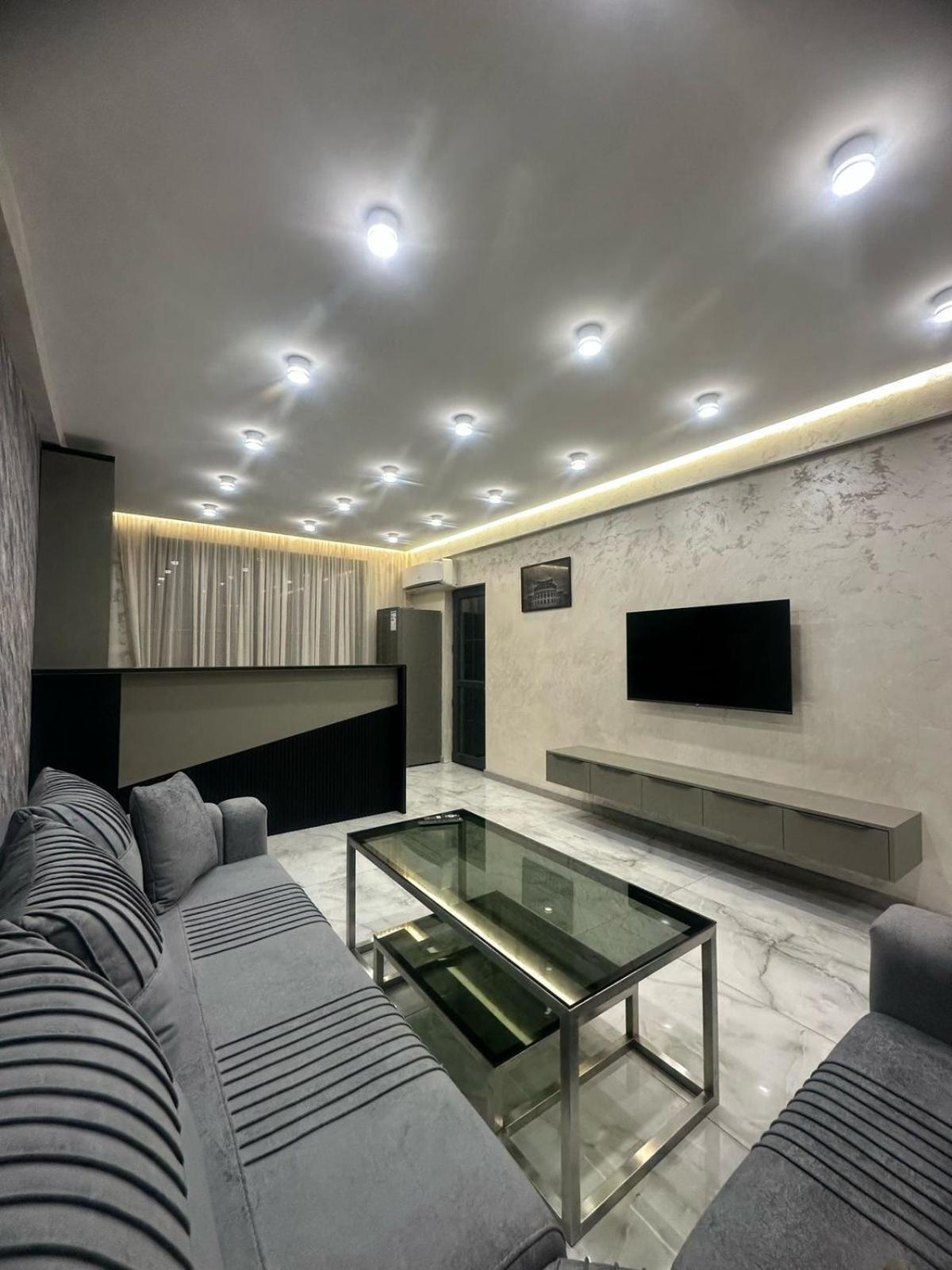 Luxuary Spacious 1Bedroom Apt,Centre 耶烈万 外观 照片